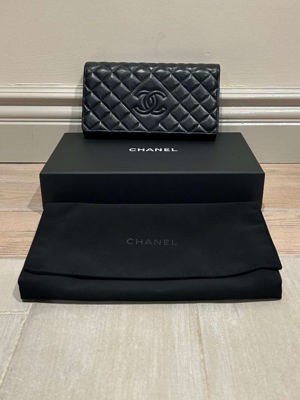 NIB Authentic Womens Chanel Black Quilted Lambskin Leather Clutch Wallet COLOR: